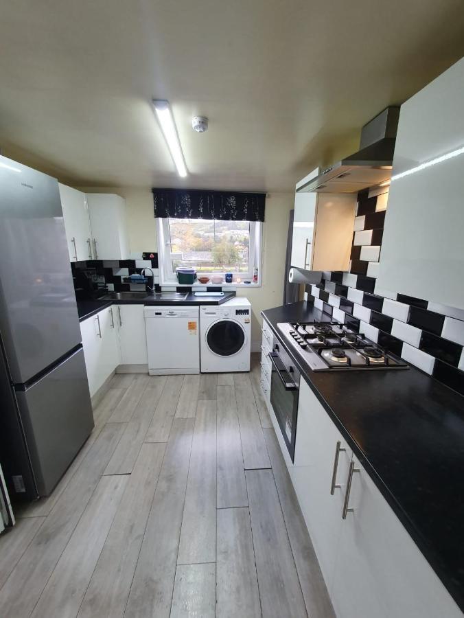 House In The Heart Of Valleys Apartment Ebbw Vale Exterior photo